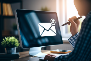 Comment décliner un devis par mail avec courtoisie et diplomatie